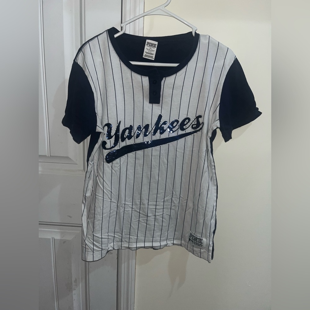 Sequined Yankees VS pink Tee